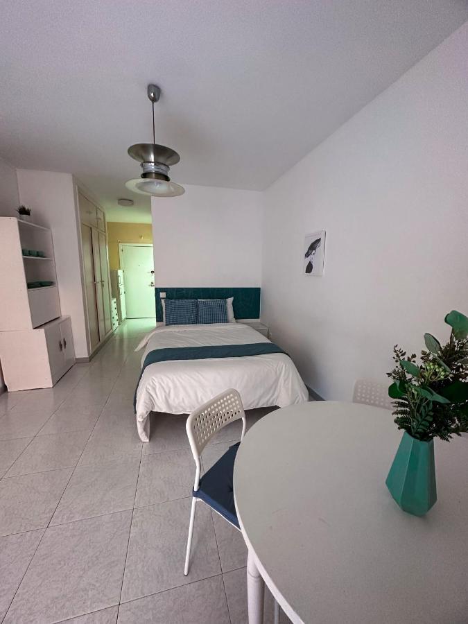 Wonderful Apt With Terrace - 15M Walk Giralda Seville Luaran gambar